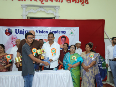 जागतिक महासत्ता होण्याच्या दिशेने वेगाने वाटचाल करणार्‍या भारताचे भविष्य उज्वल आहे.या गुणवंतांना यशवंत होण्यासाठी शुभेच्छा दिल्या