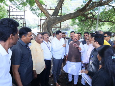 राज्याचे कामगार मंत्री मा. श्री. सुरेशजी खाडे यांनी उद्योगनगरी पिंपरी-चिंचवडचा दौरा केला. महाराष्ट्र राज्य कामगार कल्याण मंडळ, संभाजीनगर येथे संबंधित विभागाचे अधिकारी व पदाधिकारी यांच्यासमवेत बैठक घेण्यात आली