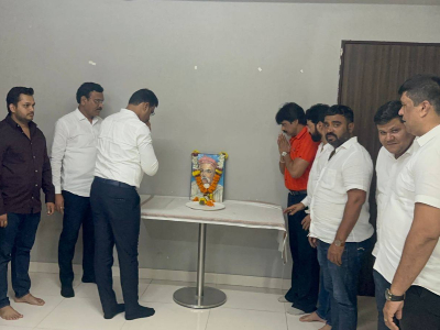 पिंपरी-चिंचवड भारतीय जनता पार्टी  मध्यवर्ती जनसंपर्क कार्यालय येथे लोकमान्य टिळक यांच्या प्रतिमेला जयंतीनिमित्त पुष्पहार अर्पण केला