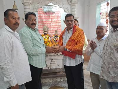 चिंचवडगावातील प्राचीन श्री धनेश्वर मंदिर आणि इतर विकासकामांची पाहणी