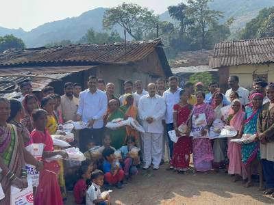  कातकरी, आदिवासी बांधवांसोबत दीपावलीचा आनंद द्विगुणित