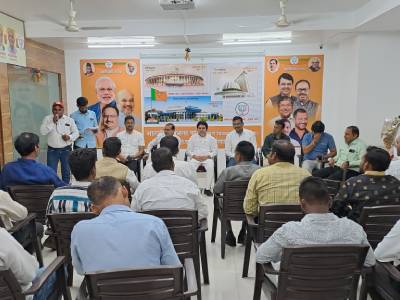 भारतीय जनता पार्टीच्या भटके विमुक्त सेलचे प्रदेशाध्यक्ष श्री. राहुलजी केंद्रे यांनी मोरवाडी येथील पक्षाच्या मध्यवर्ती जनसंपर्क कार्यालयास सदिच्छा भेट दिली. यावेळी विविध विषयांवर सकारात्मक चर्चा करण्यात आली