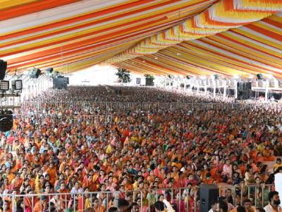 लोकनेते लक्ष्मणभाऊ जगताप मित्र परिवार आयोजित श्री अष्टविनायक शिव महापुराण कथा वाचन सोहळा दिवस पहिला भाविकांचा महासागर उसळला... शिवशक्तीचा जागर झाला..!