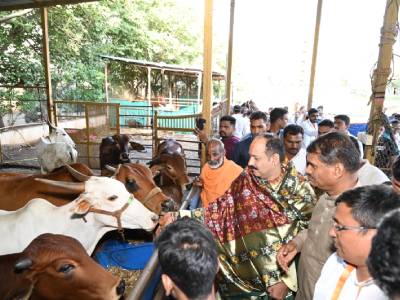 पंडित प्रदीप मिश्रा यांची आदरणीय भाऊंच्या शक्तीस्थळाला भेट